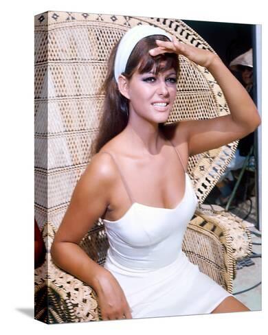 claudia cardinale_a G 9792369 13198926