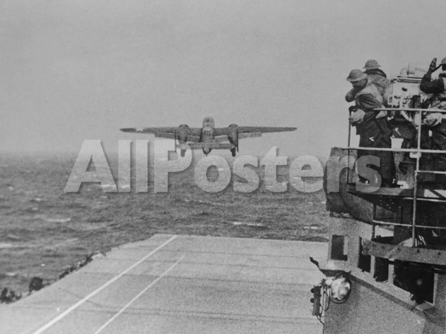 Doolittle Raid On Tokyo B 25 Leaves Uss Hornet Photographic Print Allposters Com