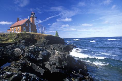Eagle Harbor Lighthouse, Keweenaw Peninsula, Michigan загрузить