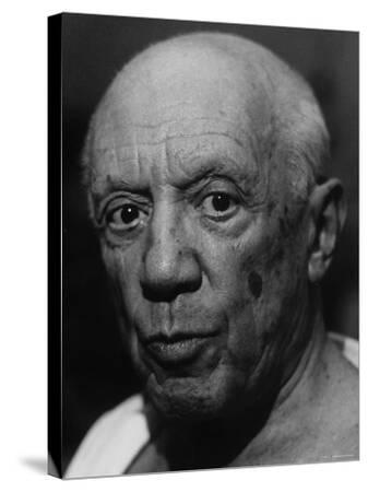Portrait of Artist Pablo Picasso Premium Photographic ...