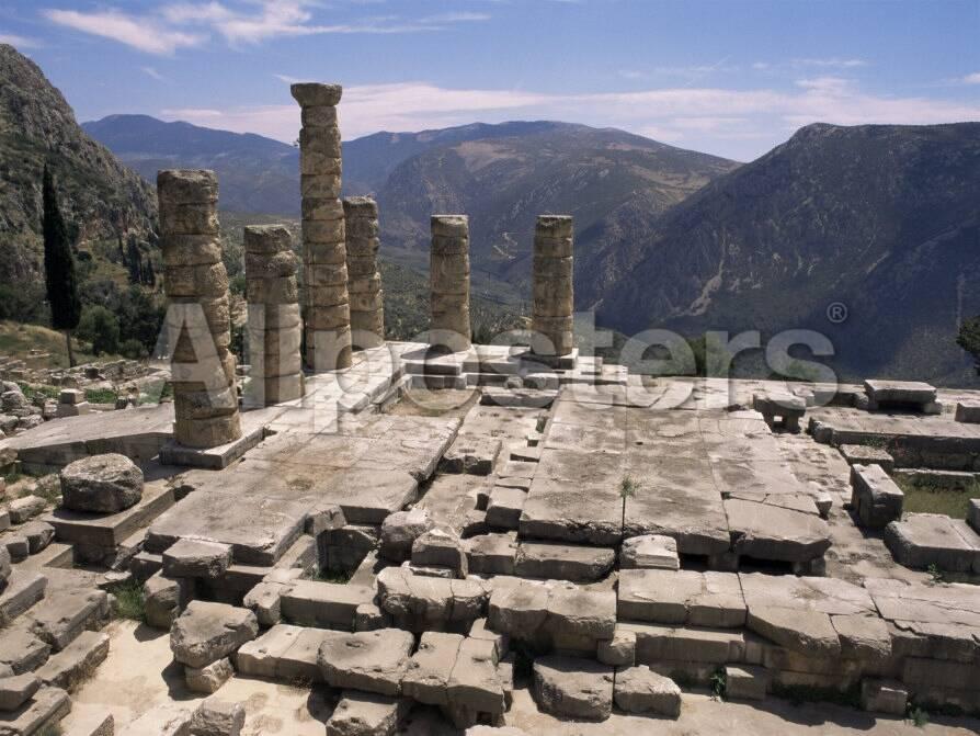 Temple Of Apollo Delphi Unesco World Heritage Site Greece Photographic Print Ken Gillham Allposters Com This position gave a magnificent view of the sanctuary including the valley below. allposters com