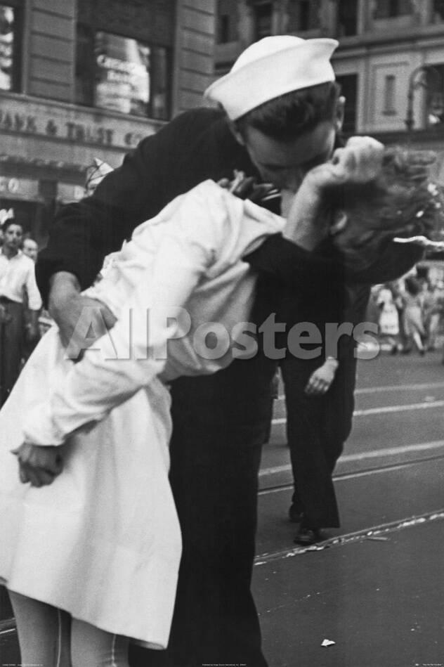 Kissing The War Goodbye Sailor And Nurse Art Poster Print At Kissing The War Goodbye Sailor And Nurse Art Poster Print At Allposters Com