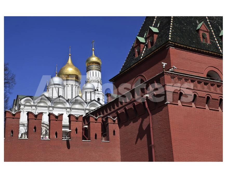 Kremlin Wall And Grand Kremlin Palace Moscow Russia Prints Allposters Com