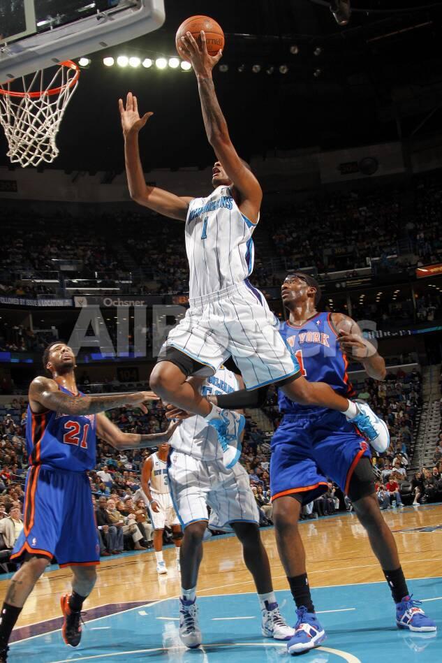New York Knicks V New Orleans Hornets Trevor Ariza Photographic Print Layne Murdoch Allposters Com