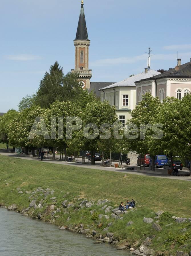 Riverbank Of The Salzach River Salzburg Salzburg Stadt Austria