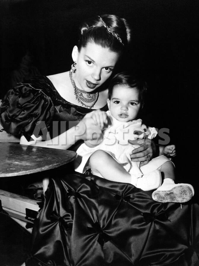 Liza Minnelli Judy Garland The Pirate 1948 Directed By Vincente Minnelli Photographic Print Allposters Com Liza Minnelli Judy Garland The Pirate 1948 Directed By Vincente Minnelli Photographic Print Allposters Com