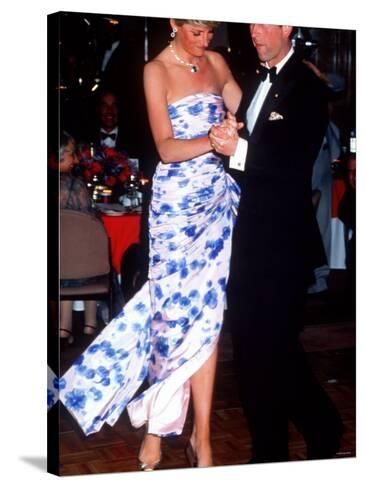 Prince Charles and Princess Diana Dancing in Melbourne on ...