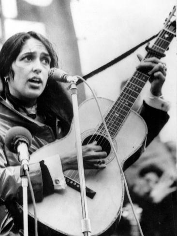protest-folk-singer-joan-baez-performing-in-1965_a-G-13842020-8363143.jpg