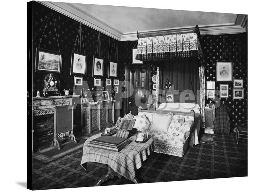 Queen Victoria S Bedroom Photographic Print Allposters Com Bedroom Photographic Print, Queen Victoria Bed