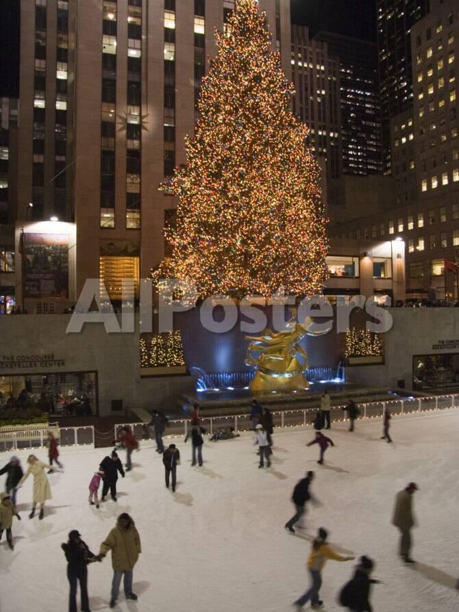 Rockefeller Center And The Famous Christmas Tree Rink And Decoration New York City New York Photographic Print Taylor S Kennedy Allposters Com