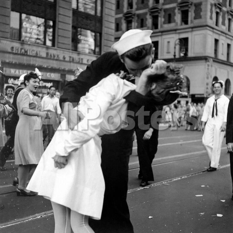 Us Sailor Bending Young Nurse Over His Arm To Give Her Passionate Us Sailor Bending Young Nurse Over His Arm To Give Her Passionate Kiss In Middle Of Times Square Photographic Print By Victor Jorgensen At Allposters Com