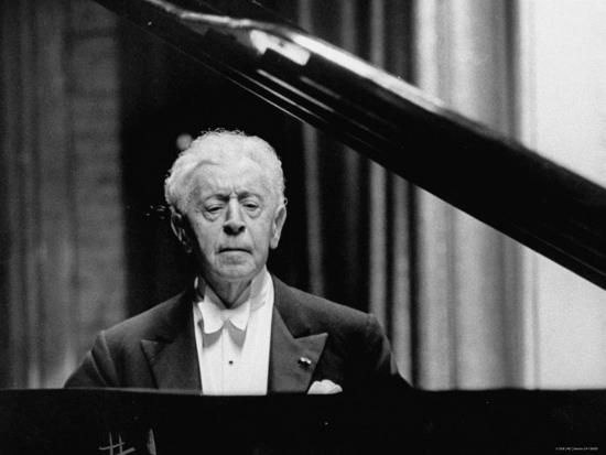  Pianist Artur Rubinstein Playing During Concert Premium Photographic 