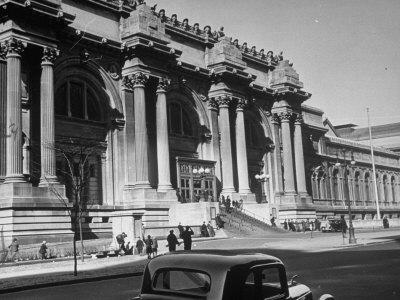 'Exterior of the Metropolitan Museum of Art' Photographic ...