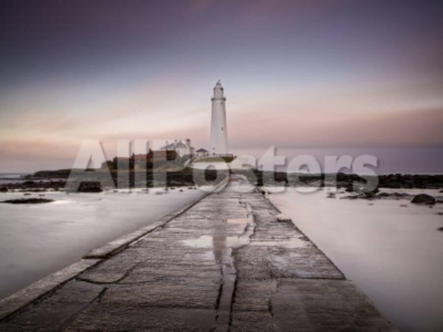 St Mary S Island And St Mary S Lighthouse At Dusk Near Whitley