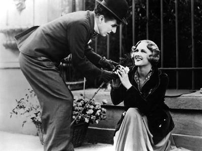 'City Lights, Charlie Chaplin, Virginia Cherrill, 1931' Photo ...