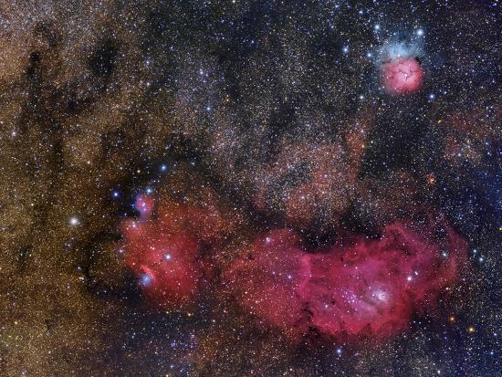 The Sagittarius Triplet Featuring The Lagoon And Trifid Nebula And Ngc 6559 Photographic Print Allposters Com