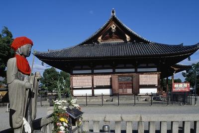 The purpose of the pagoda is rooted in its origins as a picture