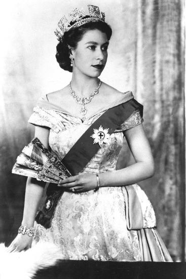 Queen Elizabeth Ii Of England Daughter Of Georgevi Here In 1952 Photo Allposters Com