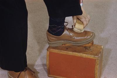 buffing shoes