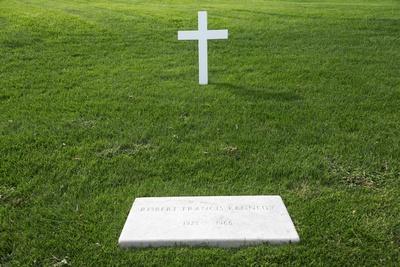 kennedy grave robert cemetery arlington national
