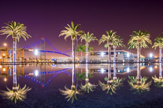 'Vincent Thomas Bridge and Palm Tree Reflections in San ...