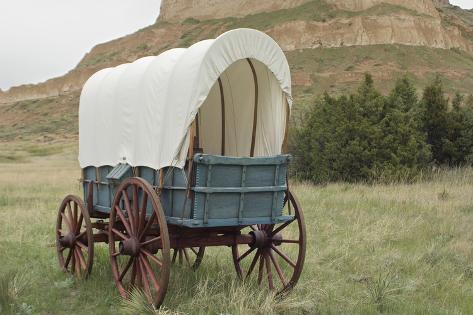 'Covered Wagon Replica on the Oregon Trail, Scotts Bluff National