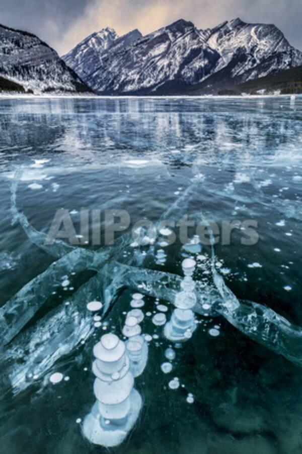 Canada Alberta Spray Valley Provincial Park Frozen Methane Bubbles In Spray Lakes