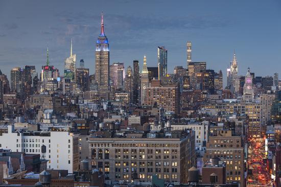 Usa New York City Lower Manhattan Midtown Manhattan Skyline Elevated View Photographic Print Walter Bibikow Allposters Com