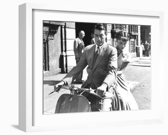 Roman Holiday, Gregory Peck, Audrey Hepburn, 1953-null-Framed Photo