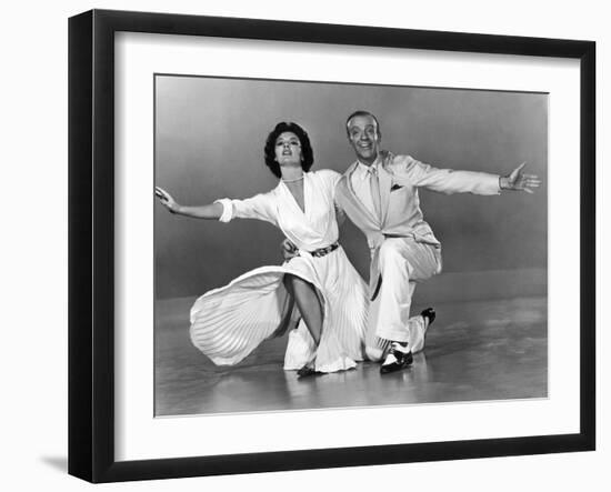 Tous en Scene THE BAND WAGON by VincenteMinnelli with Cyd Charisse and Fred Astaire, 1953 (b/w phot-null-Framed Photo